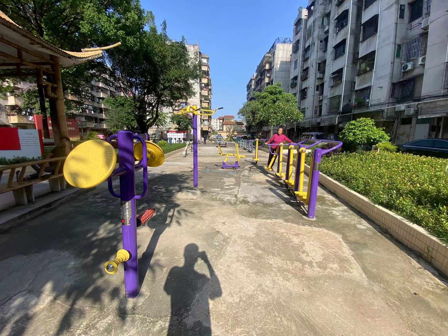 石岐街道仙湖正街休闲区硅PU球场项目