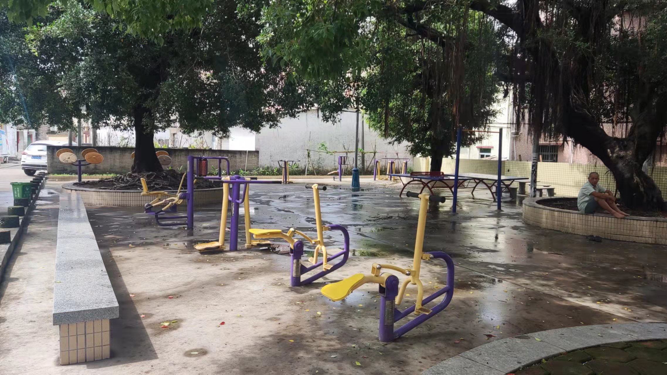 三乡镇白石村三溪旧小学休闲健身广场硅PU球场项目