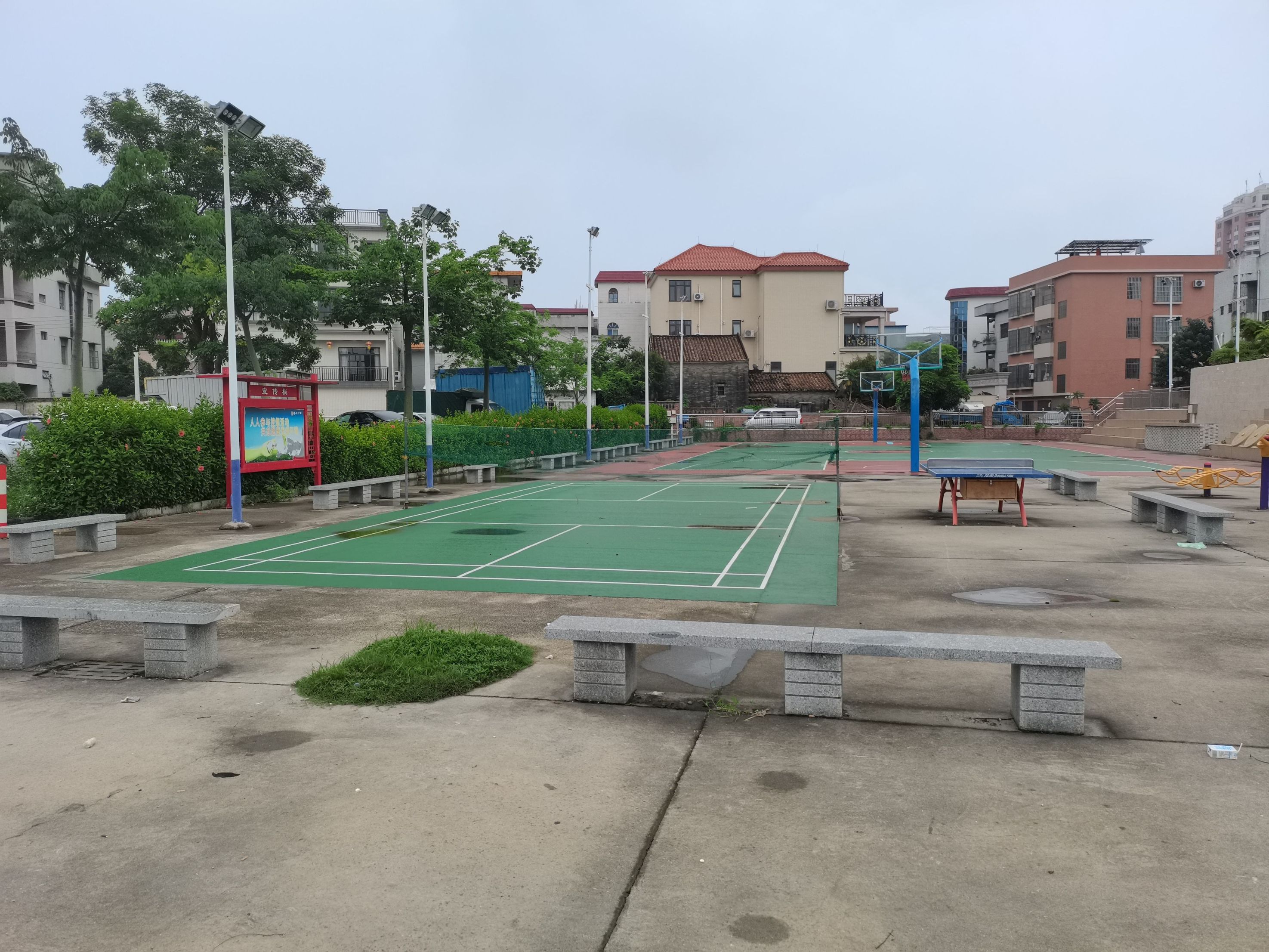 陈涌社区体育公园硅PU球场项目