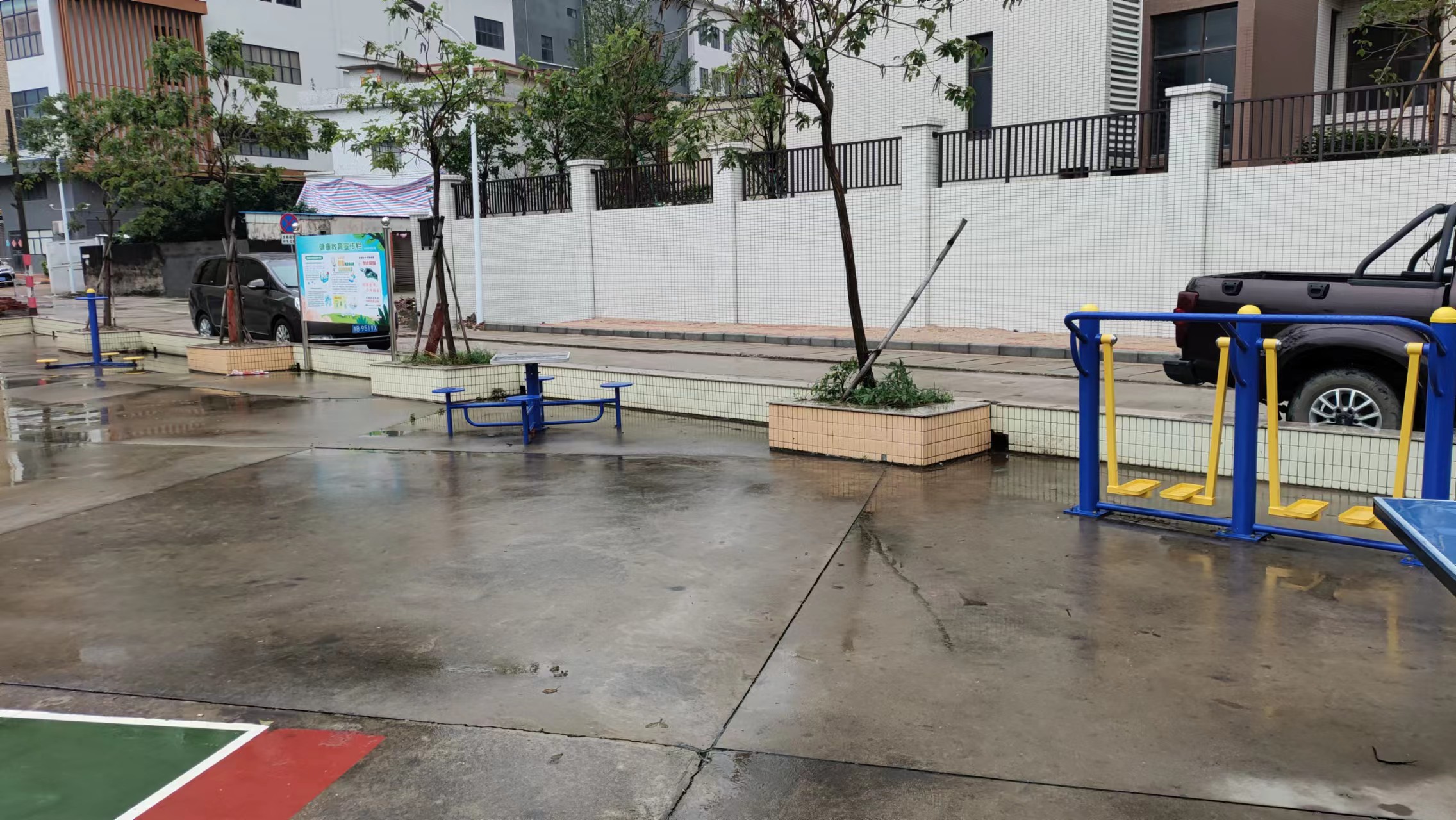 广东省江门市新会区睦洲镇睦洲村委会睦洲村充美文化广场硅PU球场项目