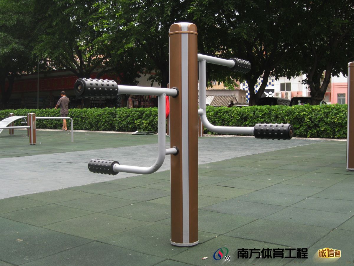 深圳深圳市罗湖区笋岗街道田心社区居民委员会泥岗东路1019号铁路生活小区硅PU球场