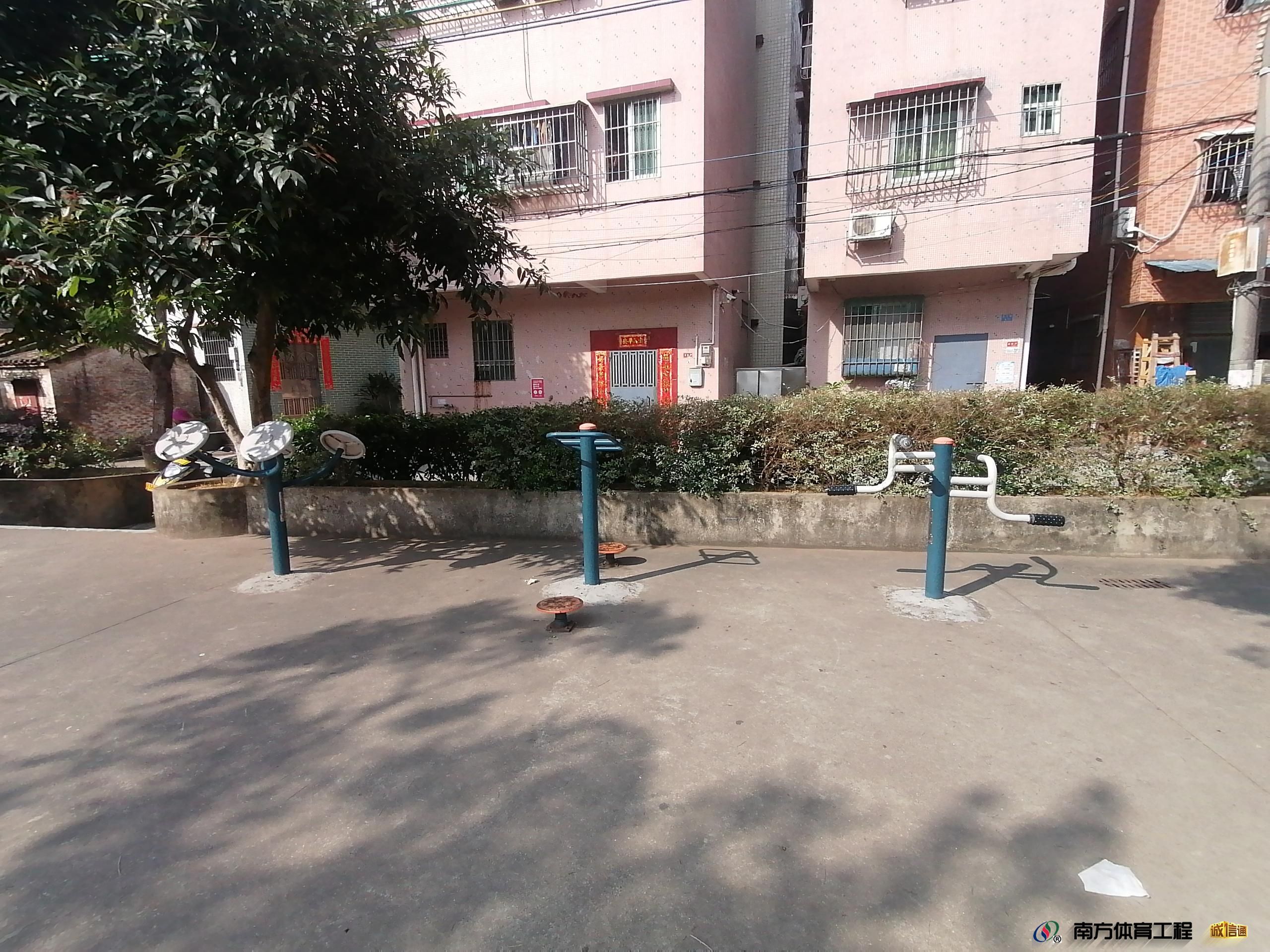 广东省江门市蓬江区杜阮镇贯溪村委会贯溪村慈云乐公园硅PU球场